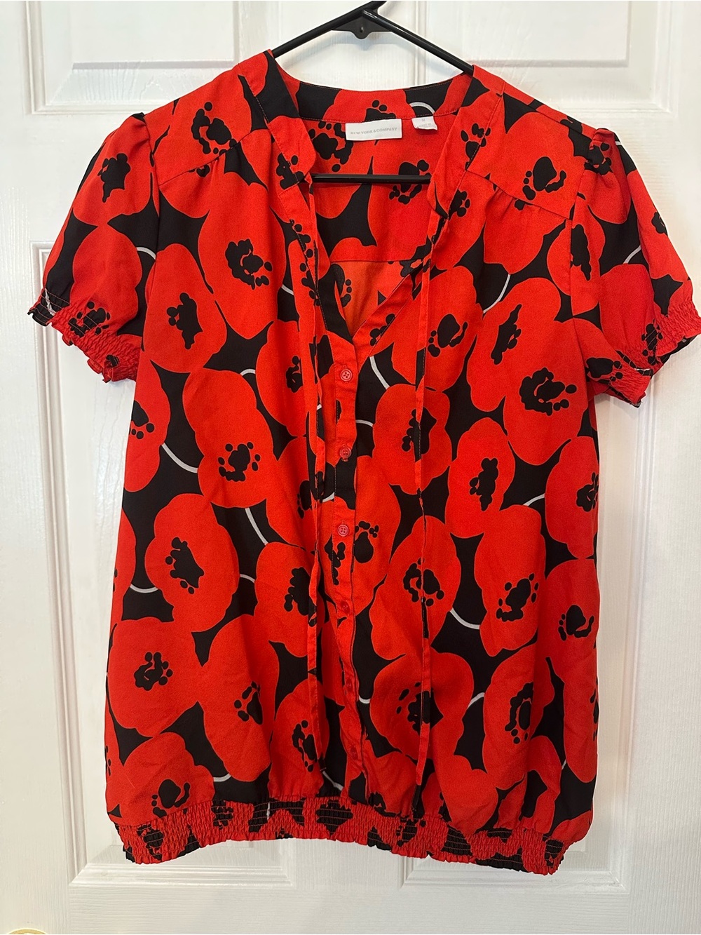 New York & Company Red and Black Floral Button-Front Blouse